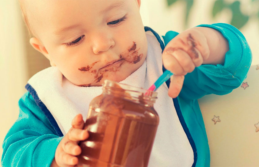 Read more about the article Alguns dos muitos motivos para não dar açúcar ao bebê
