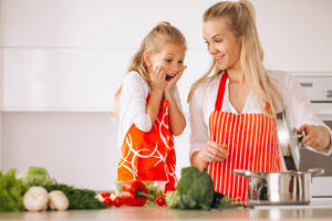 Read more about the article 6 motivos para cozinhar com as crianças
