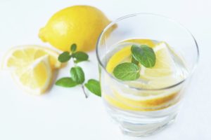 Read more about the article Benefícios do limão na gestação: o que é mito ou verdade?