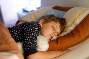 Read more about the article Existe alimentação para a criança dormir melhor?
