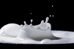 Read more about the article Alergia à proteína do leite de vaca – APLV: quais as suas características?