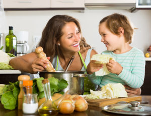 Read more about the article Cozinhar com as crianças: por que é importante?